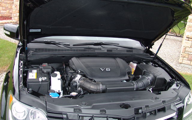 Le V6 de 3,8 litres développe 276 chevaux et le V8 de 4,6 litres 337.