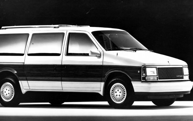 Chrysler Town and Country 1990