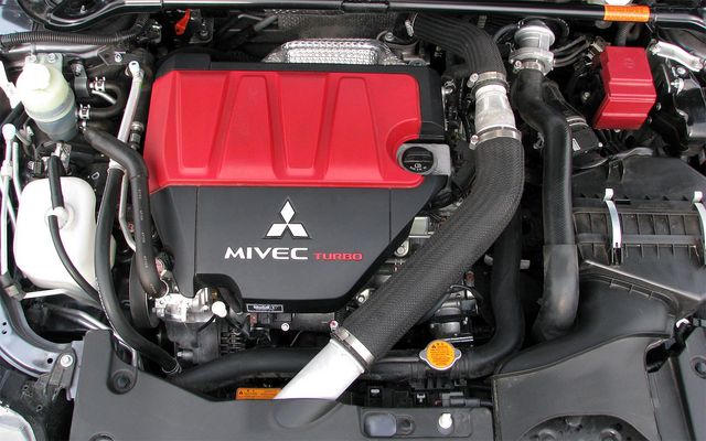 Lancer Evolution GSR: moteur turbo de 291 chevaux