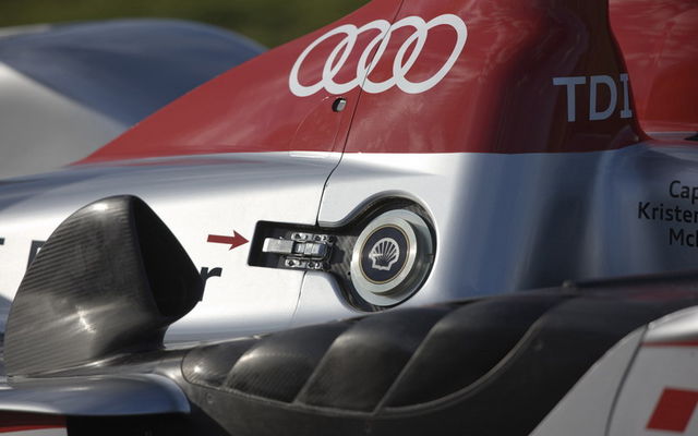 Audi R15