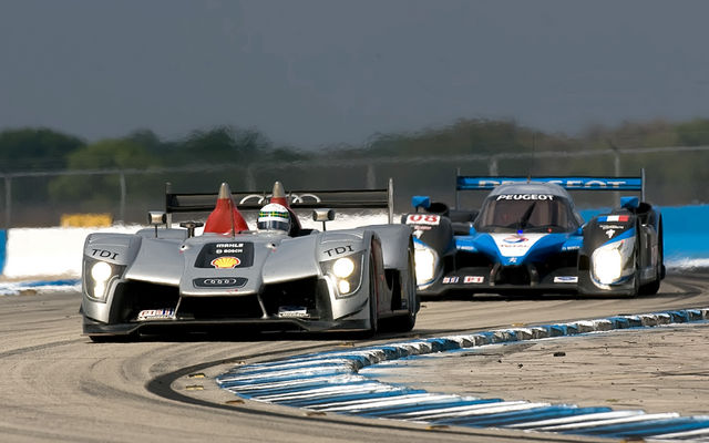 Alan McNish au volant de la R15