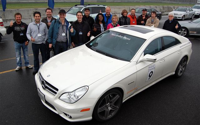 Le groupe du 8 mai à l'Académie Mercedes-Benz