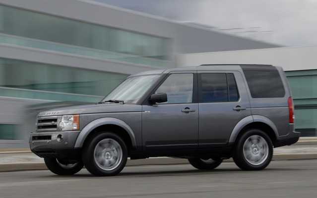 2009 Land Rover LR3 Review, Pricing, and Specs