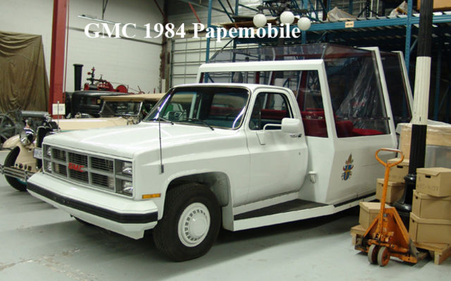 GMC 1984 Papemobile. Musée Sciences et Technologie Ottawa.