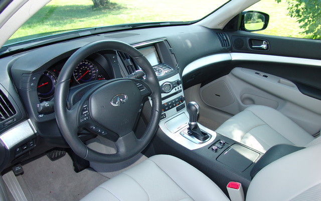 Infiniti G37x 2009