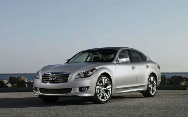 Infiniti M 2011