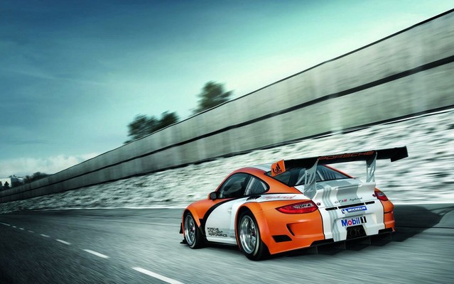 Porsche 911 GT3 R Hybrid