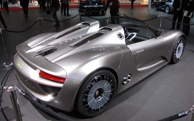 Porsche 918 Spyder Plug-In Concept