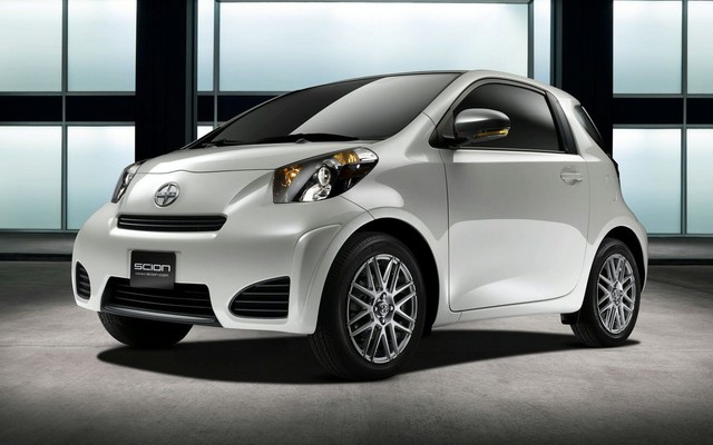 Scion iQ 2011
