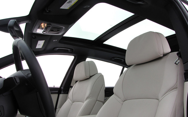 Le double toit ouvrant de la Gran Turismo