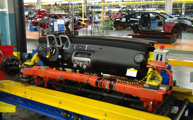 Tableau de bord généreux cherche Camaro prête à l?cueillir.