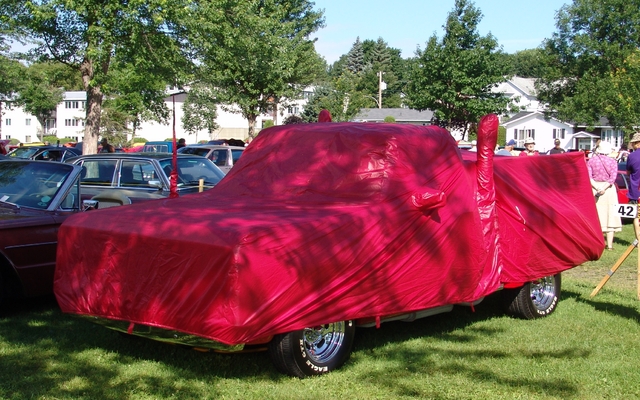Très bien camouflé, ce Dodge Lil’Red!