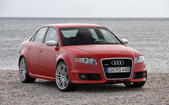 Audi RS4  Quattro 2004