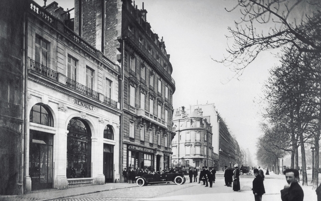 Premier magasin Renault sur les Champs-Elysées en 1910
