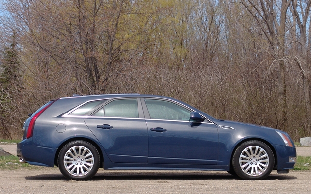 Cadillac CTS4 Sport Wagon 2010