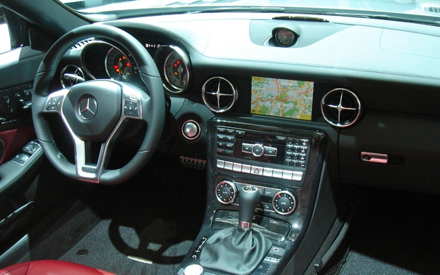 L'habitacle de la Mercedes-Benz SLK 2012 