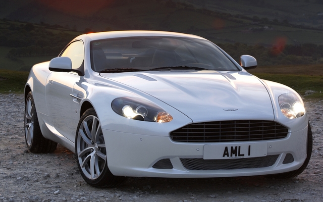 Aston Martin DB9. Pour Danielle!