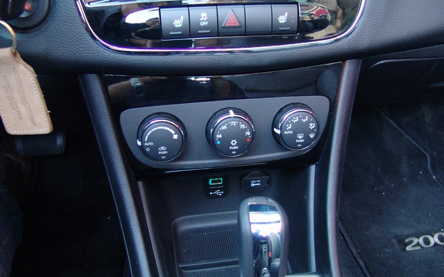 Chrysler 200 cabriolet 2011