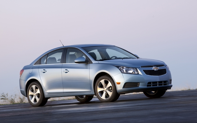 Chevrolet  Cruze- Voiture canadienne de l'année selon l'AJAC