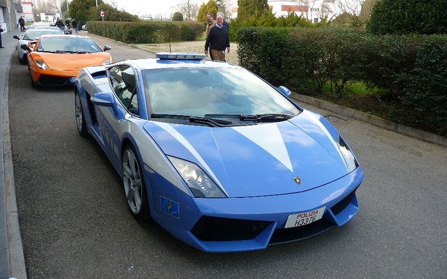 2010 lamborghini gallardo: la polizia stradale on the case the car ... La polizia