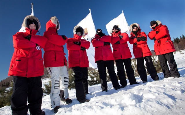 Les instructeurs et assistants du programme Camp4 Canada prennent la pose