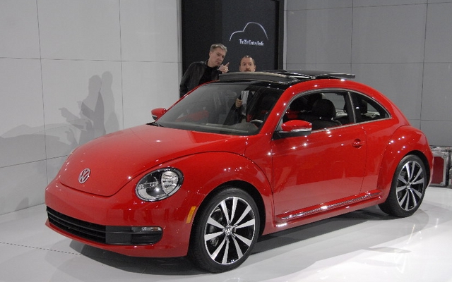 Remaruqez la forme du pare-chocs et les fentes de ventilation