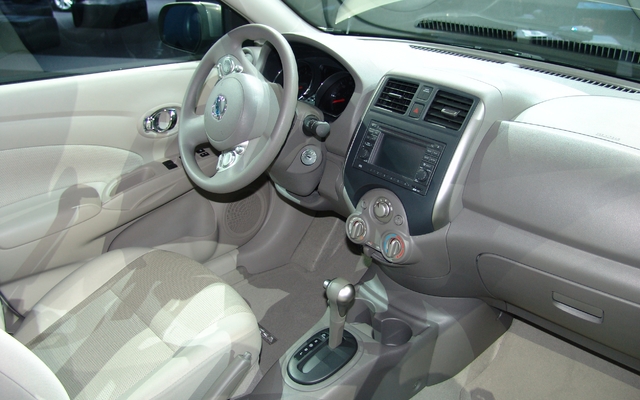 Nissan Versa 2012