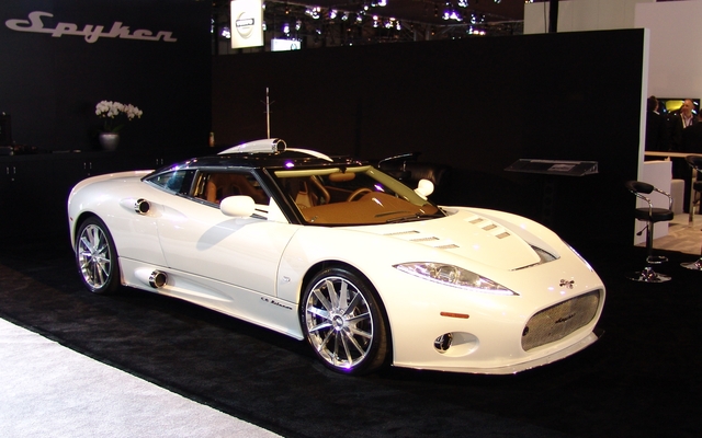 Spyker C6 aileron. Pas nouvelle mais toujours intéressante!