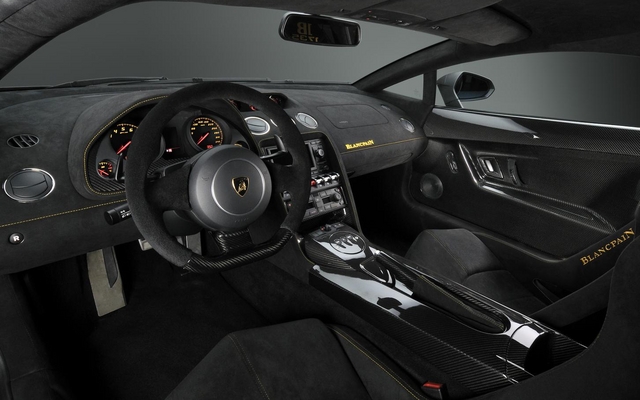 Lamborghini Gallardo LP 570-4 Blancpain Edition: Appliques or sur fond noir