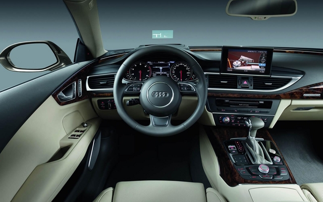 Audi A7 Sportback: Retractable GPS Screen and HUD
