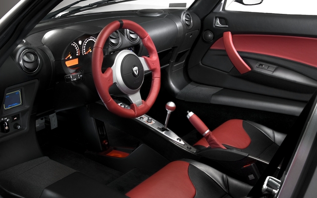 Tesla Roadster: Great colours and materials