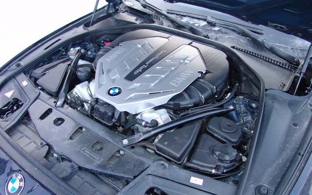 BMW 550xi 2011. V8 de 4,4 litres développant 400 chevaux.
