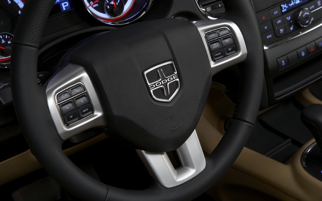 Dodge Durango: A multi-purpose steering wheel for a big SUV 