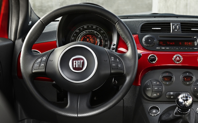 Fiat 500: Even the cheaper versions get a steering wheel like this 