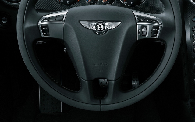 Bentley Supersports Convertible: 12 fonctions au bout des doigts