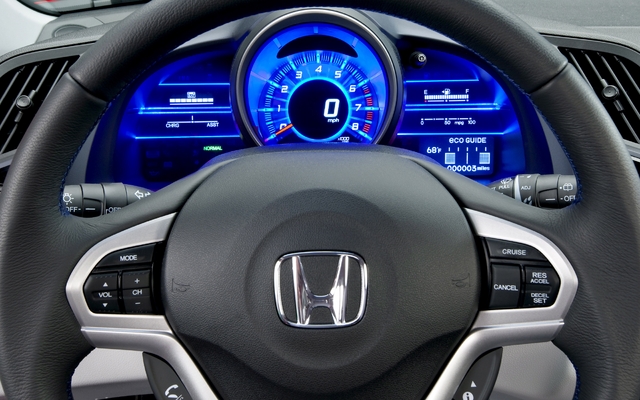 Honda CR-Z: Volant digne d'un coupé sport à motorisation hybride