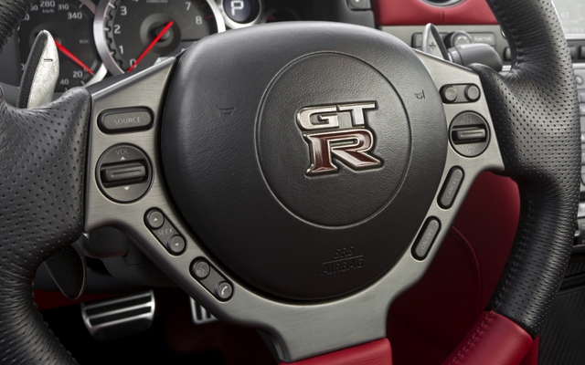Nissan GT-R: Le volant type d'un coupé sport hautes performances
