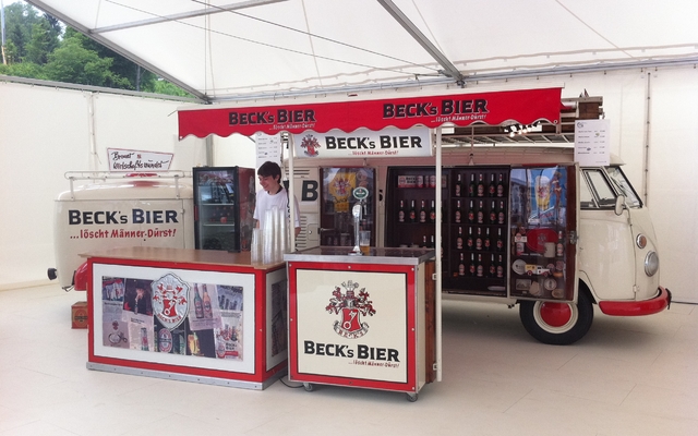 Microbus VW entièrement restauré par la brasserie Beck's 