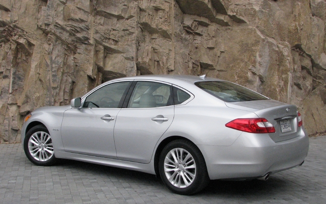 Infiniti M35h 2012