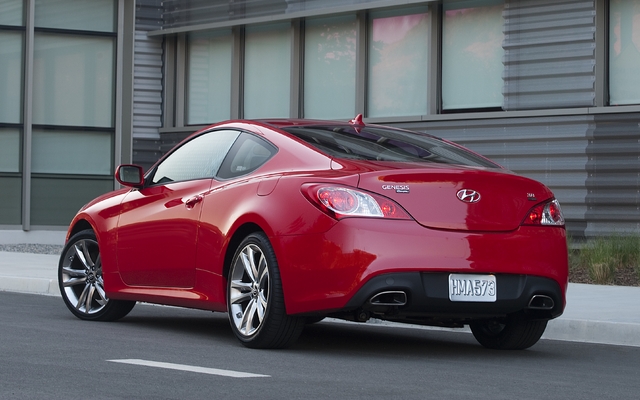 Hyundai Genesis Coupe R Spec 2012