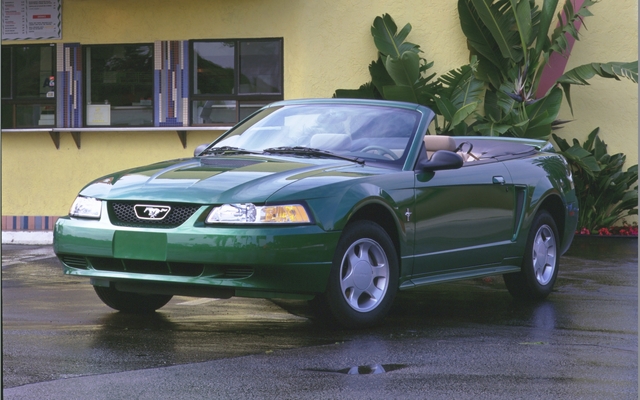 2000 Mustang convertible