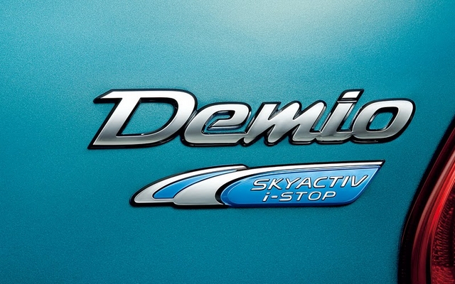 Mazda Demio Skyactiv 2012