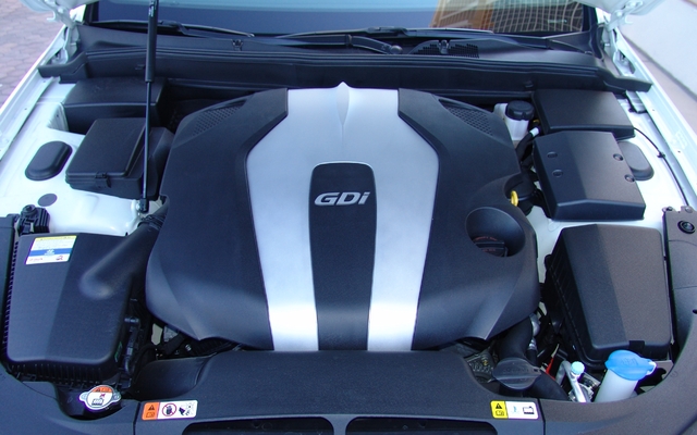 Hyundai Genesis 2012. V6 3,8 litres développant 333 chevaux.