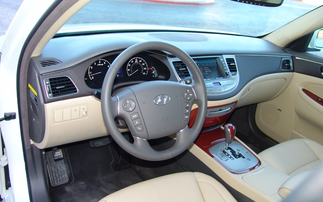 Hyundai Genesis 2012