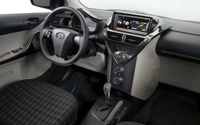 Scion iQ 2012