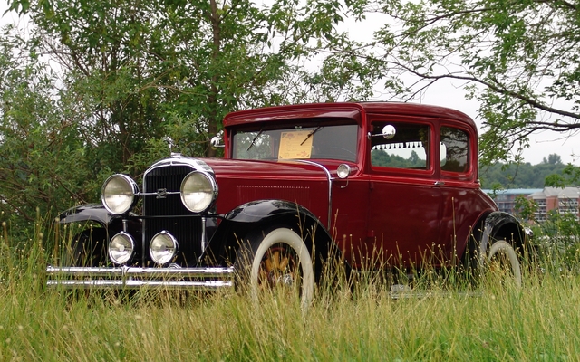 Un Buick Doctor Coupe 1930 dans les hautes herbes de Granby