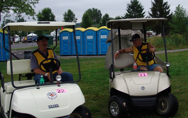 Bénévoles au travail...