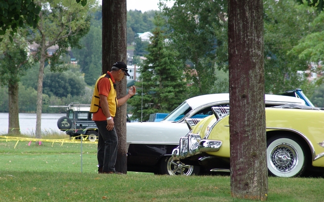 Envoye, recule un ti-peu encore...