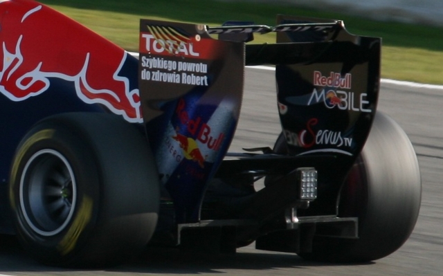 Photo 6 - Aileron arrière mobile Red Bull en position ouverte