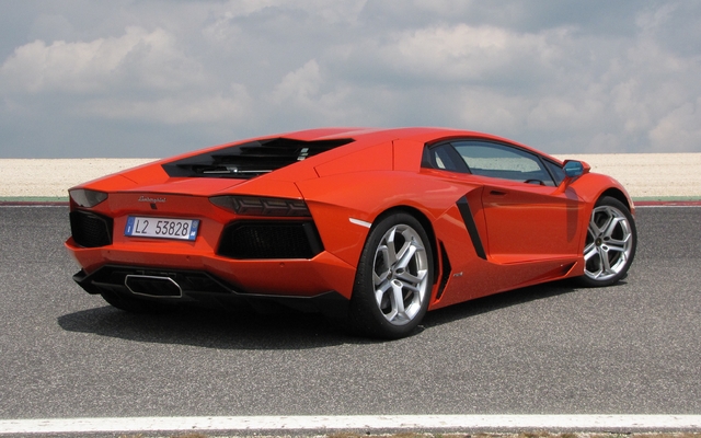 4 - Lamborghini Aventador